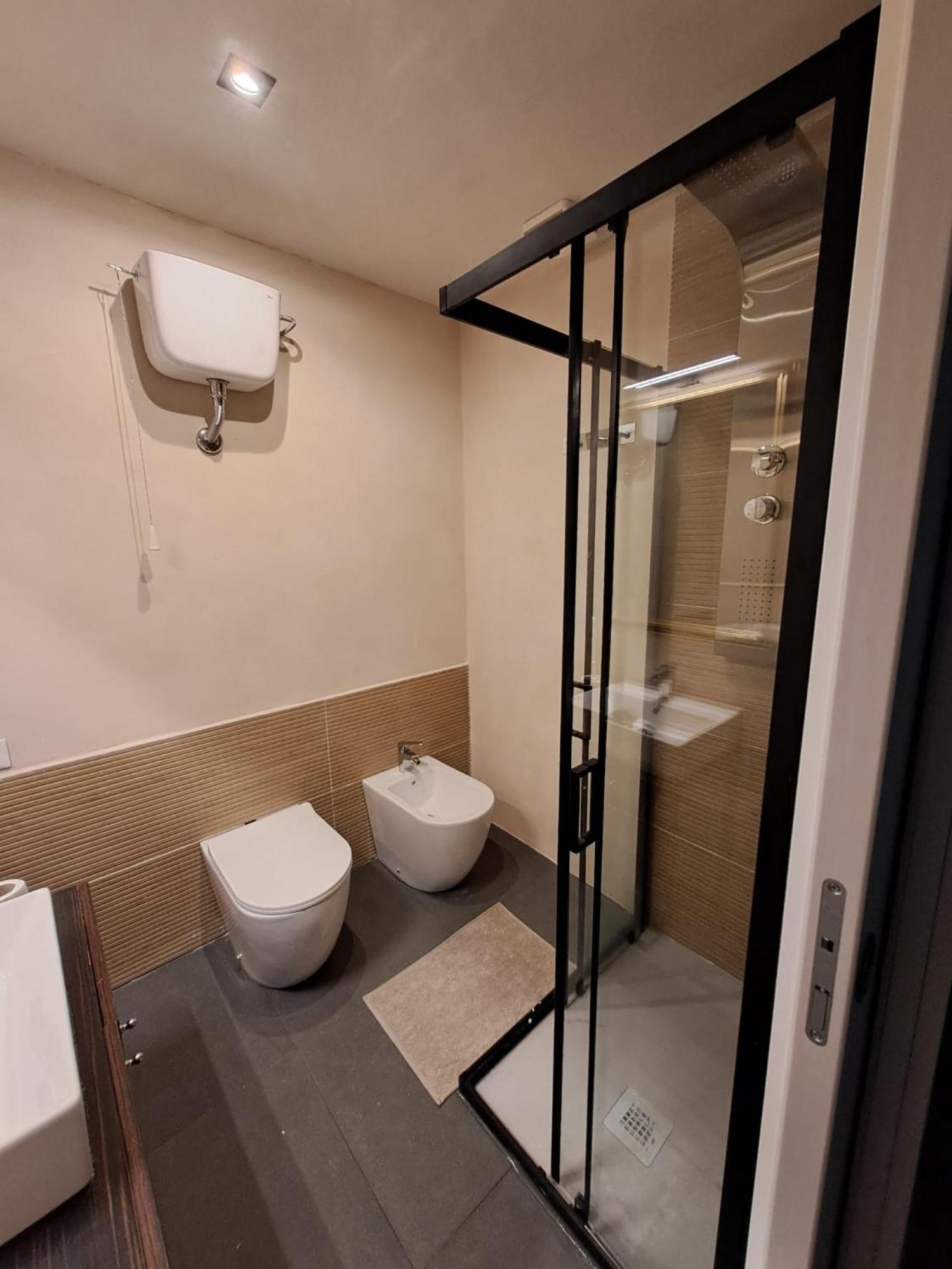 Rock&White Apartment Genoa Luaran gambar